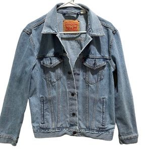 Denim Levi’s jacket size medium light wash